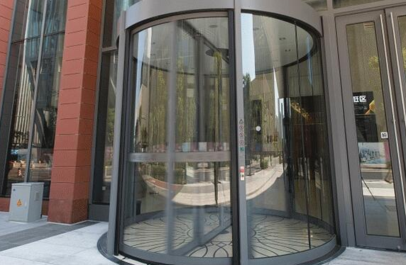 平凉旋转门在使用过程中可能会出现的状况！