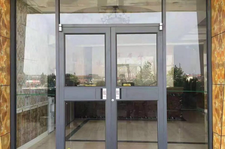 平凉双玻肯德基门 | 中空钢化玻璃 | 隔音保温！