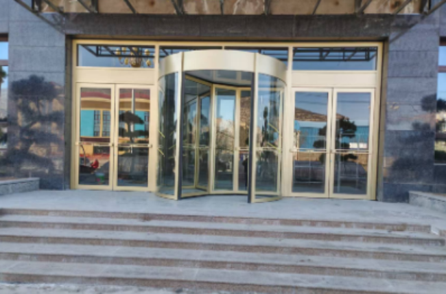 平凉解决大堂风与能耗痛点：旋转门的微气候屏障保证！